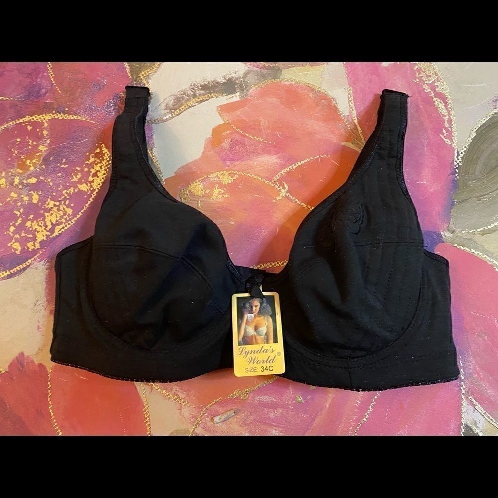 🥀Lynda’s world women’s embroidery fashion Bra 38B
